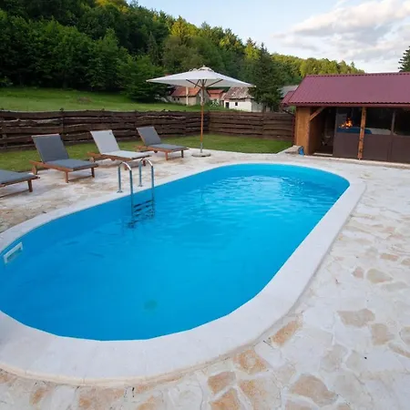 Nina Holiday Home With A Heated Pool Brusane Exterior photo