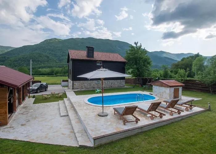 Nina Holiday Home With A Heated Pool